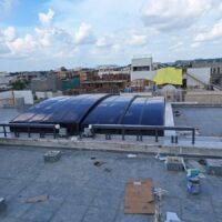 retractable-roofs-big-construction-close