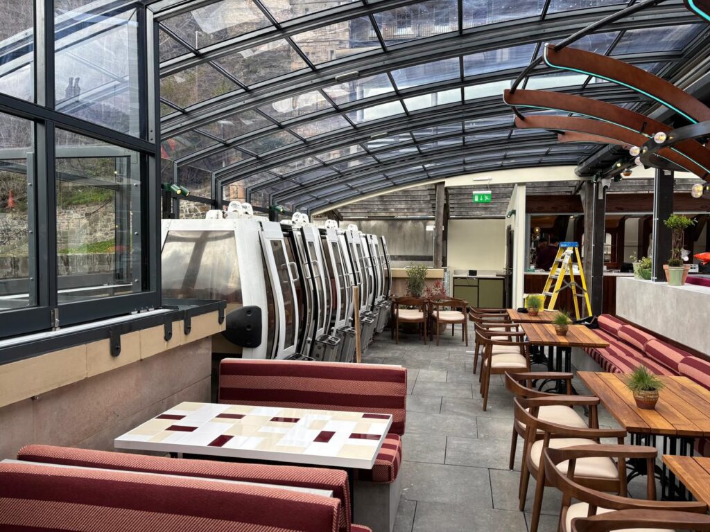 Retractable Roof for Restaurants Cold Town House Rooftop Case Study (Edinburgh) 4